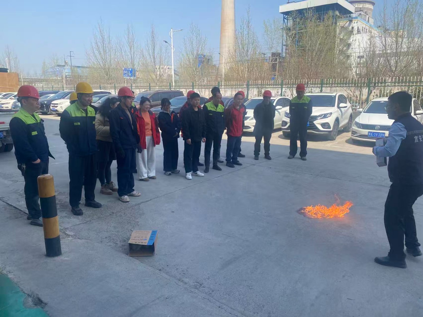 筑牢安全防線，護航企業(yè)發(fā)展 ——力威實業(yè)開展消防安全知識培訓及應急演練